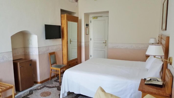 Hotel Roma e Rocca Cavour - Resim 2