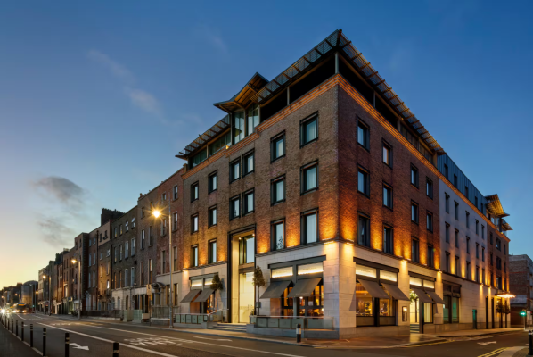 The Morrison Dublin, Curio Collection by Hilton - Resim 6